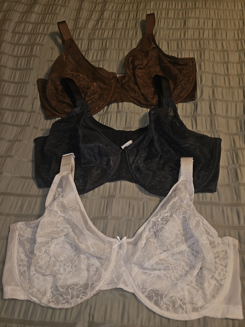 Minimizer, Lace Full-Coverage Bra - White, Black/Gray, Brown, Unlined. 40H